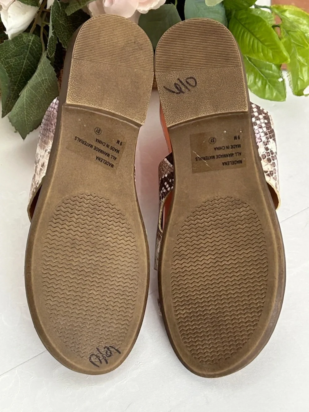 Snake-Print Toe-Loop Slide Sandals - Brown - Picture 3 of 6